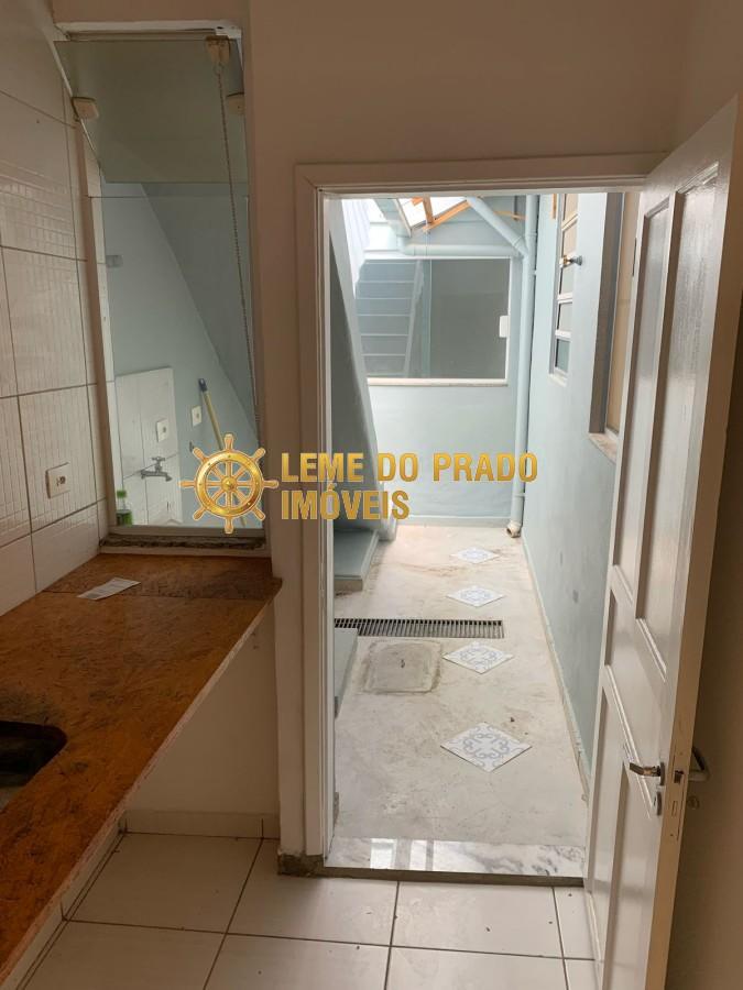 Sobrado para alugar com 2 quartos, 250m² - Foto 11